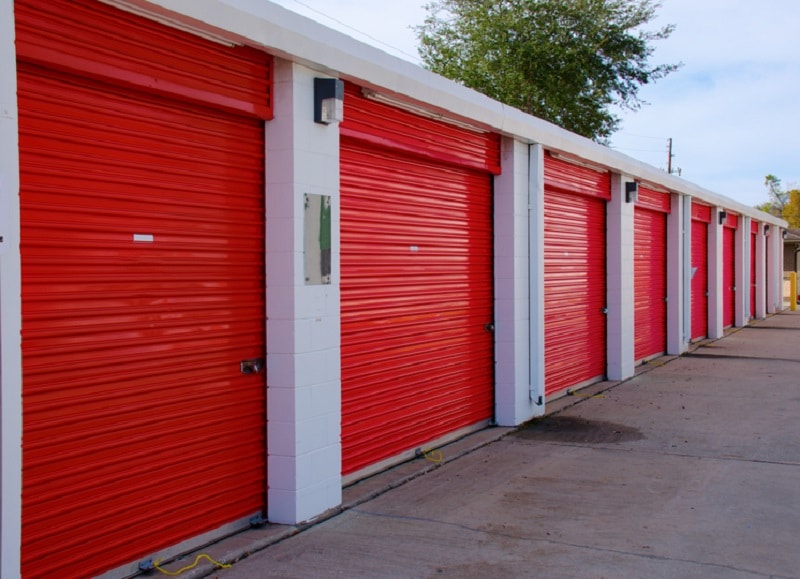 Palumbo Park Self-Stor, conveniently located at 2595 Palumbo Drive, offers cheap short-term and long-term self-storage.